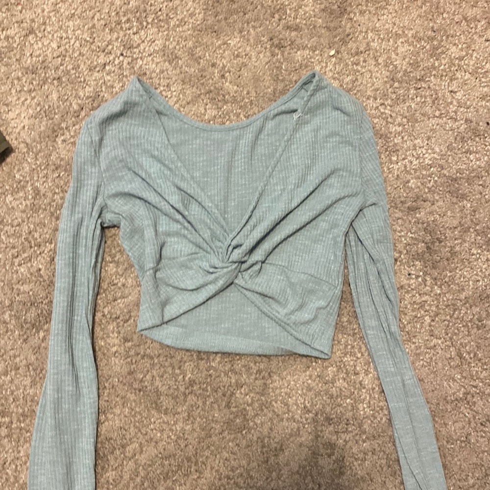 Aero knotted crop long sleeve top